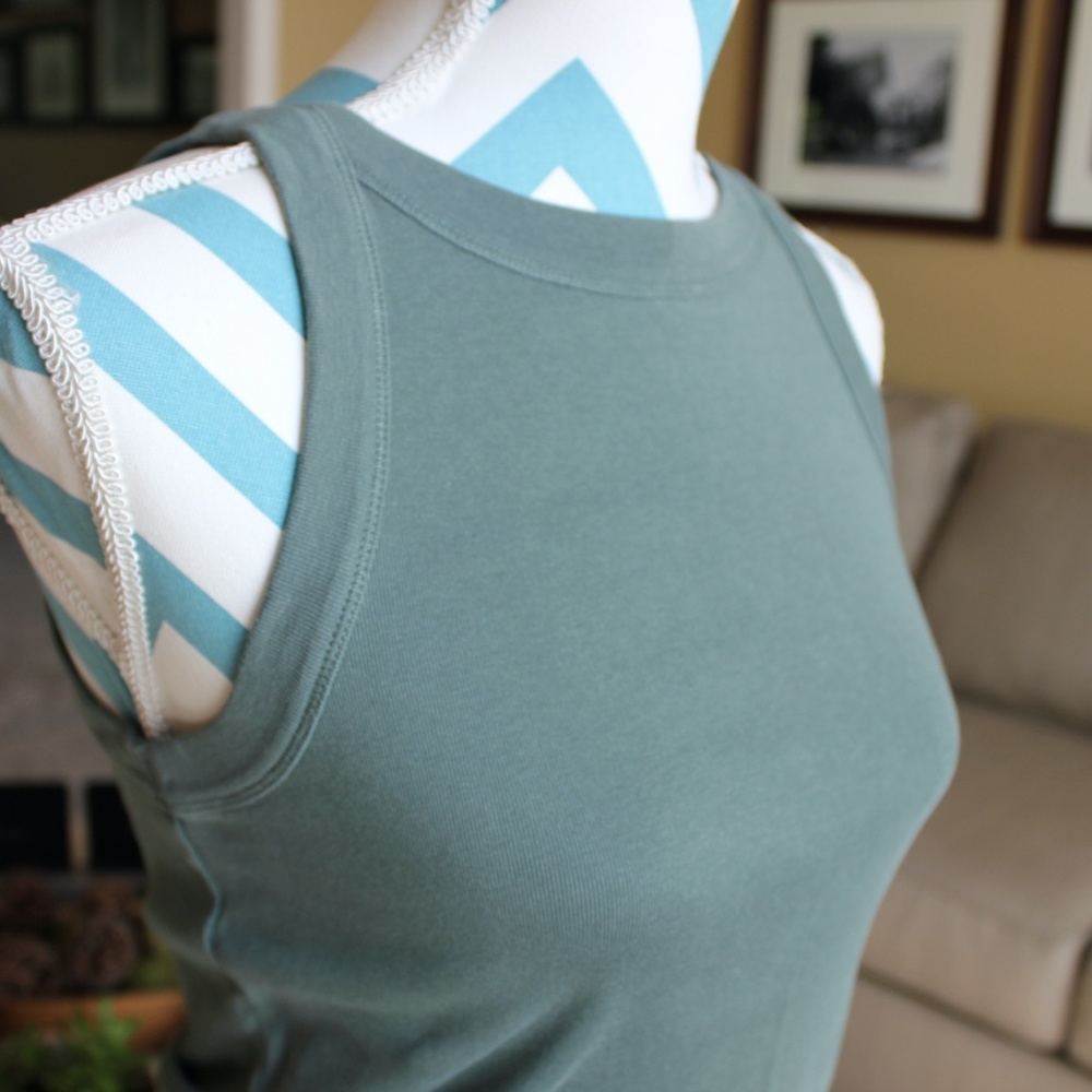 LOFT Tank Top - Picture 2 of 8